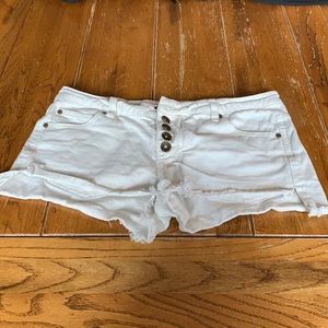 Women’s white jean shorts. Tag still on